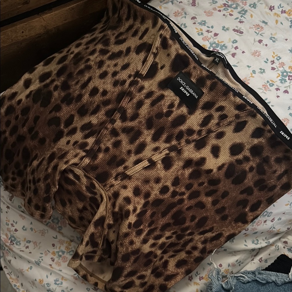 Dolce & Gabbana Leopard Print Shorts